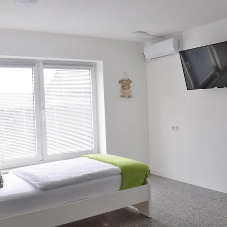 N37 -modern eingerichtete Zimmer in ruhiger Lage Aldingen  Exterior foto