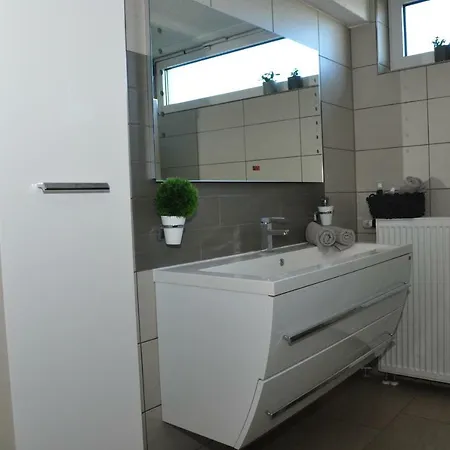 N37 -modern eingerichtete Zimmer in ruhiger Lage Aldingen  Exterior foto